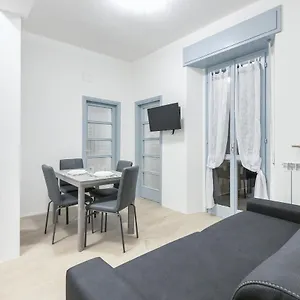 https://alessias-flat-fantoni.italymilanhotels.net