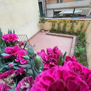https://dr-house-apartment.catania-hotels.net